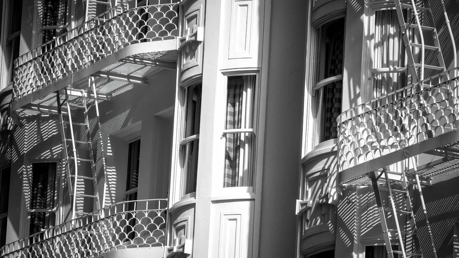 An apartment building in San Francisco